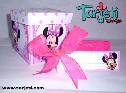 Invitación en cajita Minnie Mouse 15